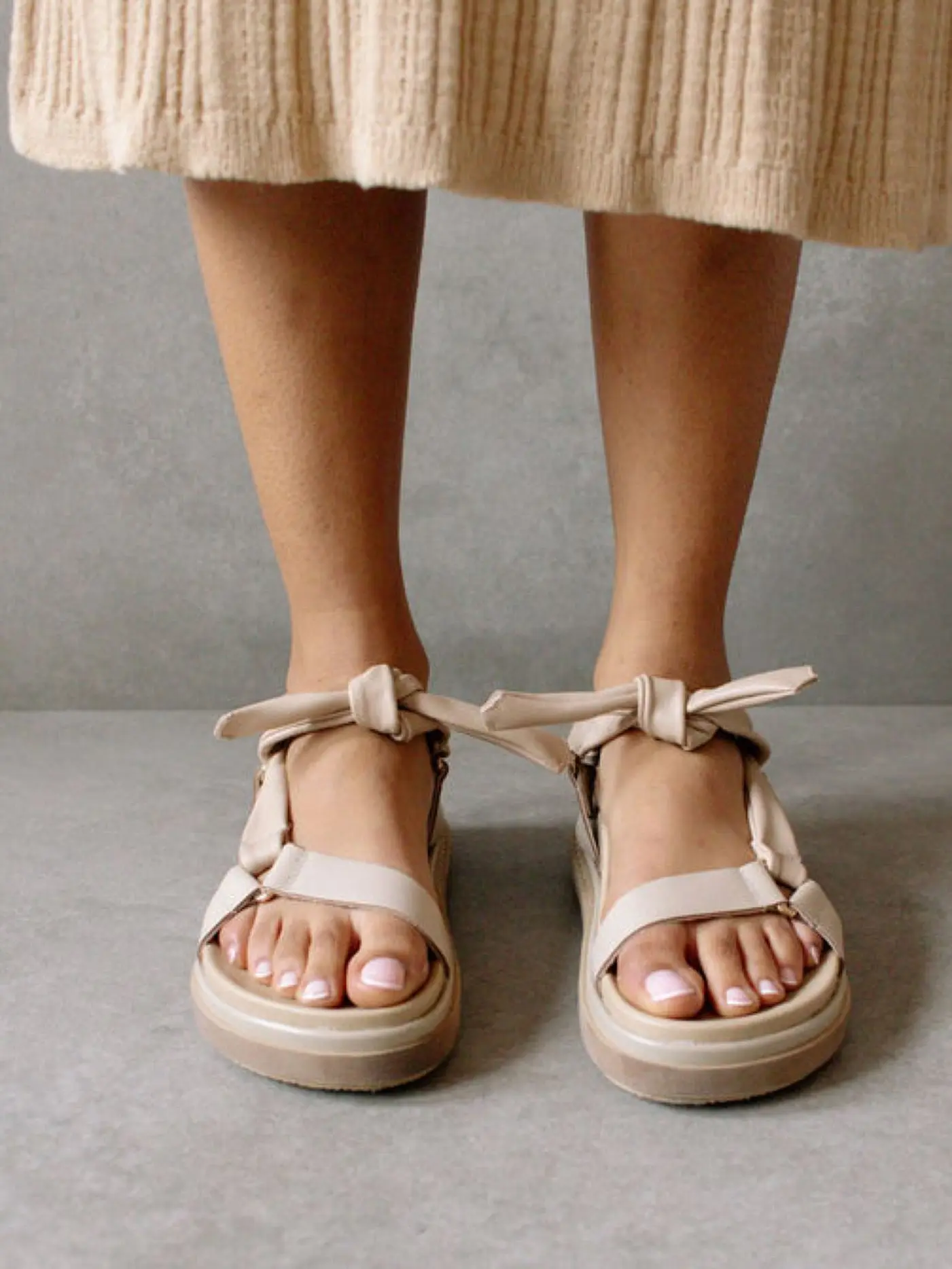 ALOHAS | Sandalen Tied Together | 